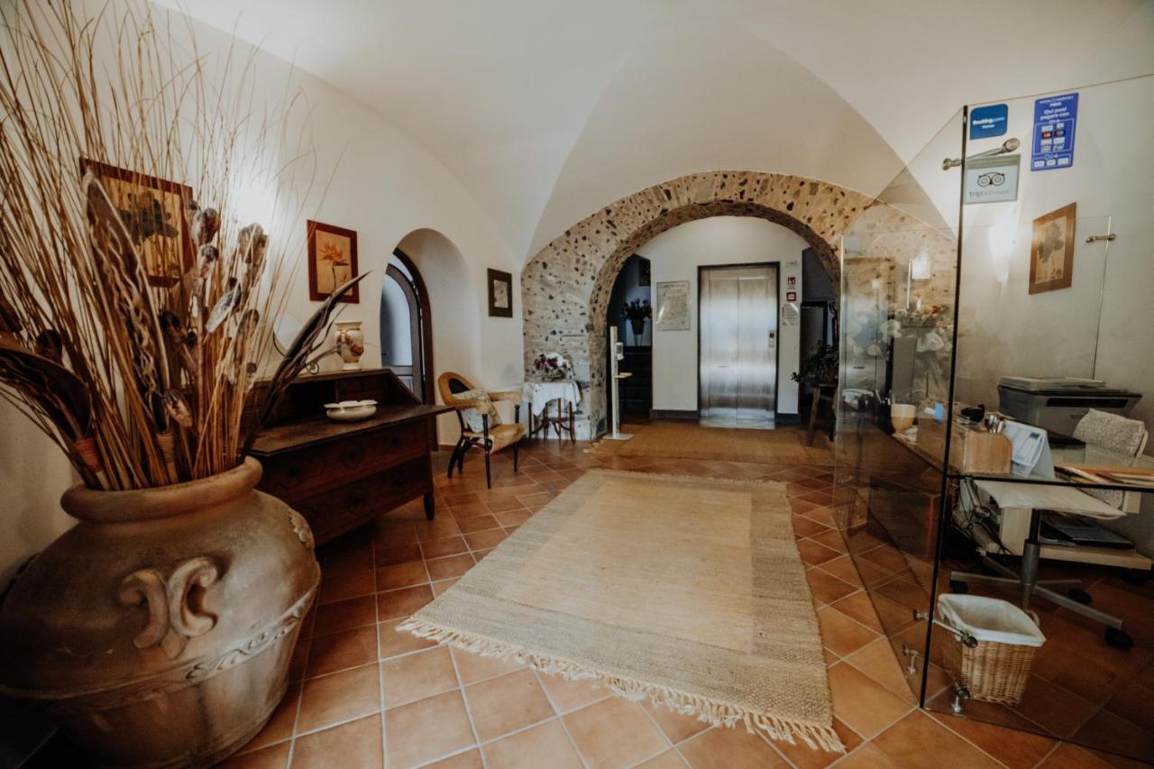 Residenza Golfo Degli Ulivi Aparthotel Каприоли Екстериор снимка