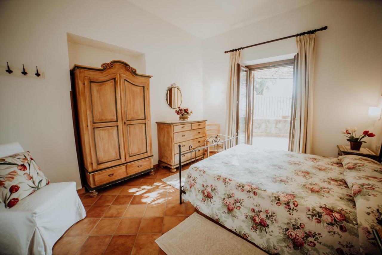 Residenza Golfo Degli Ulivi Aparthotel Каприоли Екстериор снимка