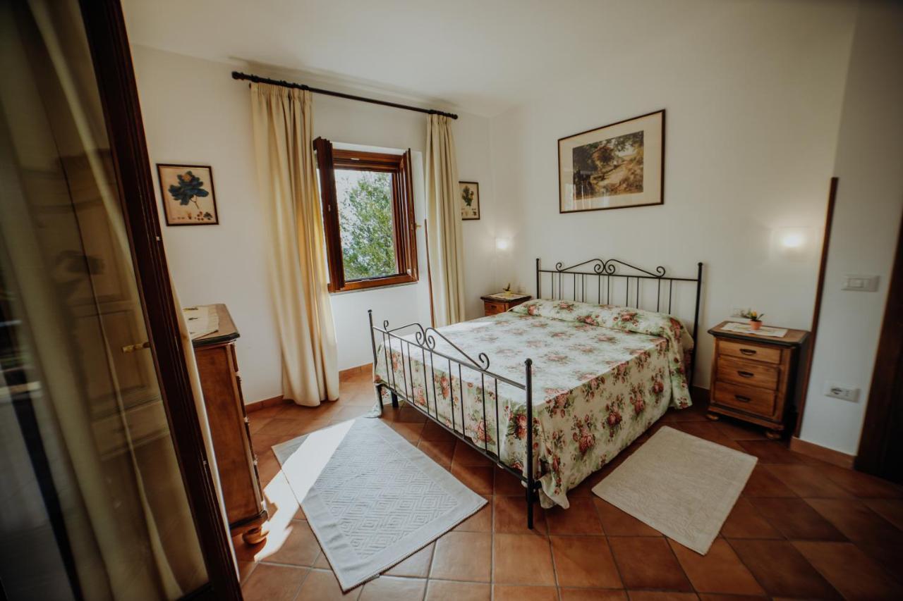 Residenza Golfo Degli Ulivi Aparthotel Каприоли Екстериор снимка