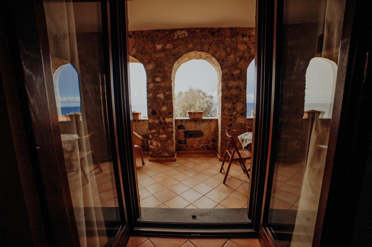 Residenza Golfo Degli Ulivi Aparthotel Каприоли Екстериор снимка