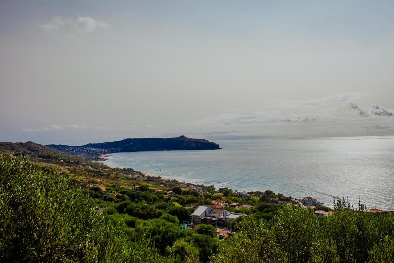 Residenza Golfo Degli Ulivi Aparthotel Каприоли Екстериор снимка