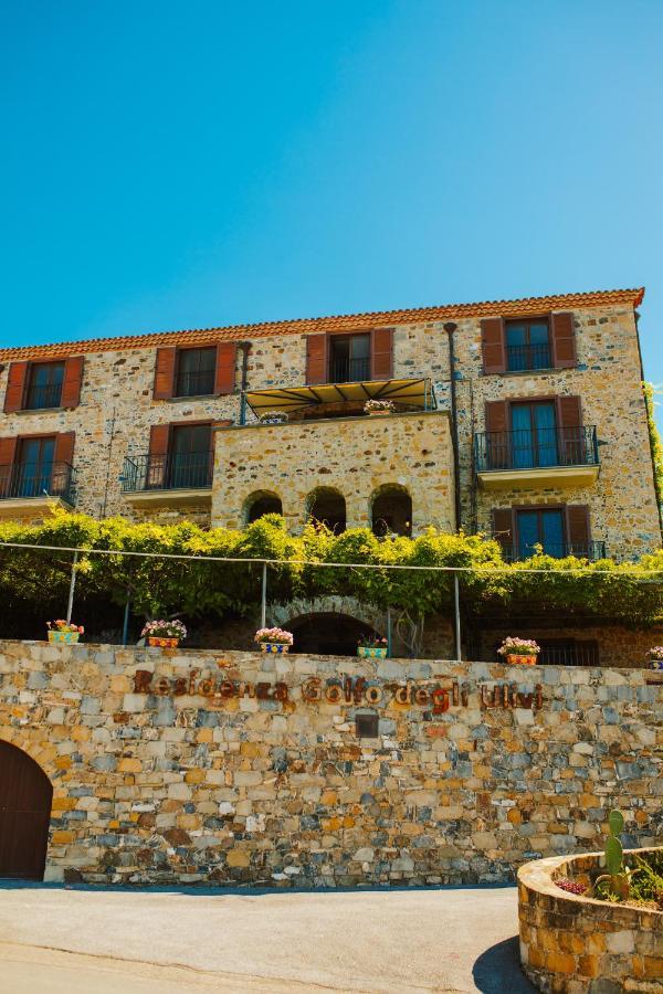 Residenza Golfo Degli Ulivi Aparthotel Каприоли Екстериор снимка