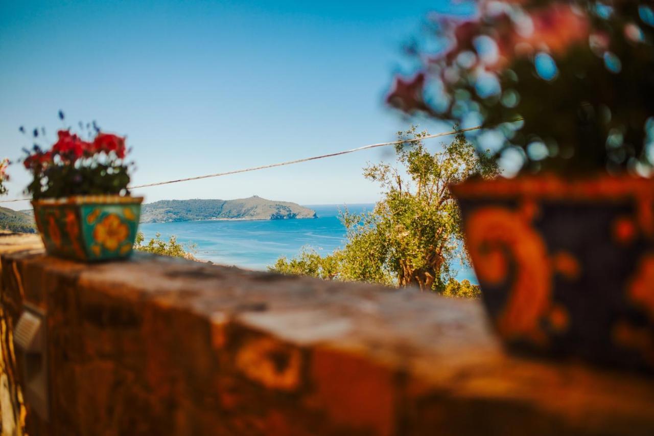 Residenza Golfo Degli Ulivi Aparthotel Каприоли Екстериор снимка