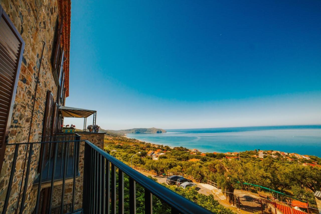 Residenza Golfo Degli Ulivi Aparthotel Каприоли Екстериор снимка